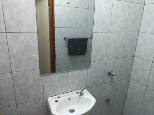 Tsavo 90 degrees CosyNairobi Apartment Near Airport & Railway(travellers)