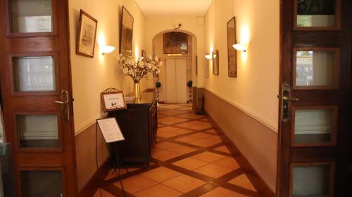 大堂, 論壇酒店 (Hotel Du Forum) in 阿爾城中心