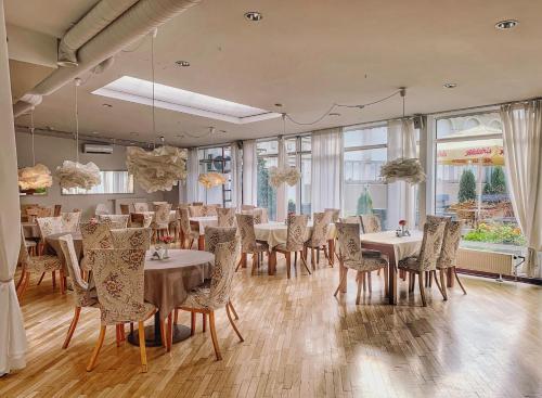 NB Hotel with Free Parking, Riga (photo 9)
