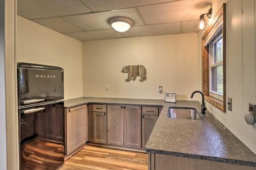 Poconos Home with Hot Tub Walk to Lake Harmony - image 11