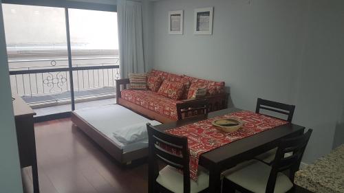 One-Bedroom Apartment image 2