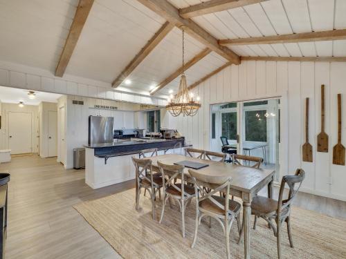 Lake Michigan Retreat - image 2