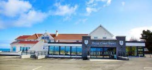Royal Court Hotel - image 13