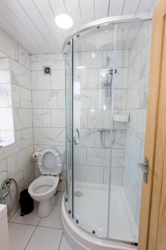 Comfortable stay in Shirley, Solihull - Room-2 3