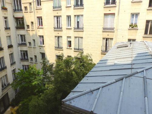 Delightful 1BR next to the Eiffel Tower - main image