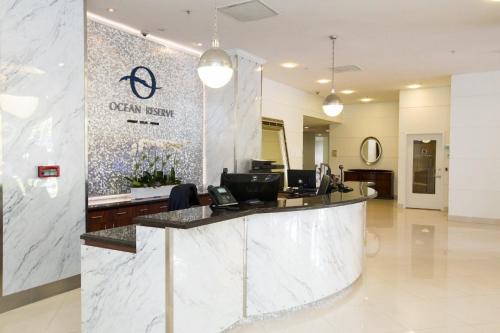 MIAMI OCEANVIEW OASIS Collins Ave Apartments Free Parking in Sunny Isles Beach, USA