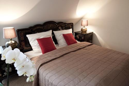 Hotel Zhong Hua - image 11