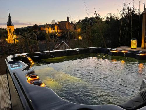 L'ABRI du château SPA et détente gîte à louer Pouilly-le-Monial