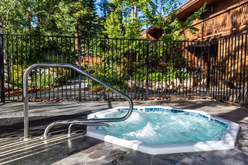 Hot tub, NORTHLAKE LODGES & VILLAS in Incline Village (NV)