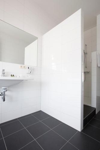 Hotel Roermond Next Door - image 12