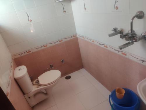 OYO 6179 Hotel Aarjee Crescent