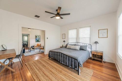 NEW! OWNERS SUITE 4bd/2ba in Tobin Hill Historic Craftsman in San Antonio, USA