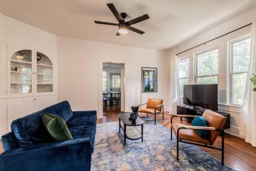 NEW! OWNERS SUITE 4bd/2ba in Tobin Hill Historic Craftsman in San Antonio, USA