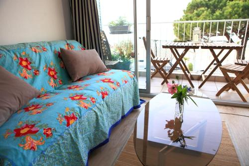 Charming apt VIEW ON THE SEA