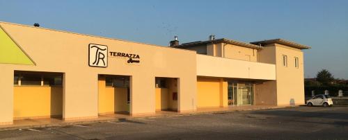 TERRAZZA Rooms in ضواحي ديزينزانو ديل جيردا