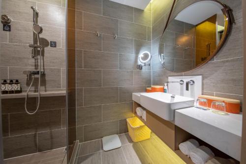 Executive Double Room image 1
