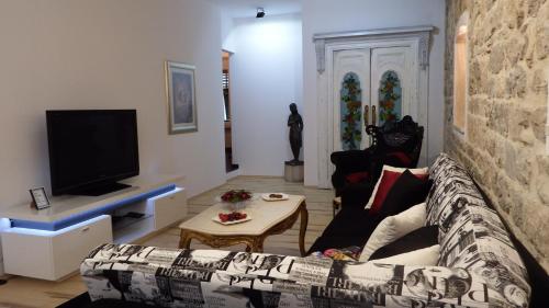 Apartment Papalić Palace, Split (photo 7)