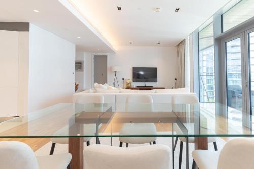 Four Apple HH - 1BHK Bluewaters Residence 4