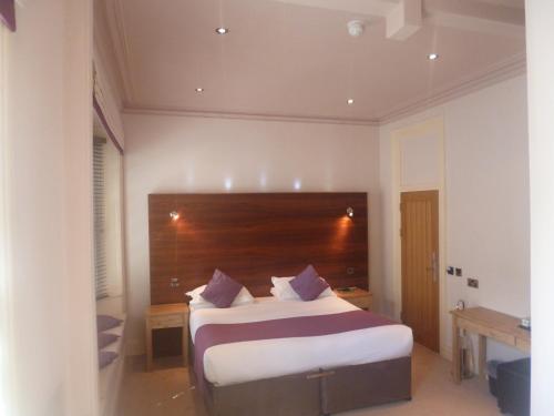 Castle Hotel - image 13