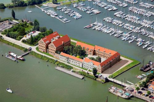 Hotel Oostereiland, Hoorn bei Grosthuizen