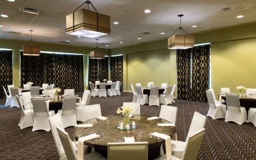 Aviator Hotel & Suites, BW Signature Collection in Green Park, USA
