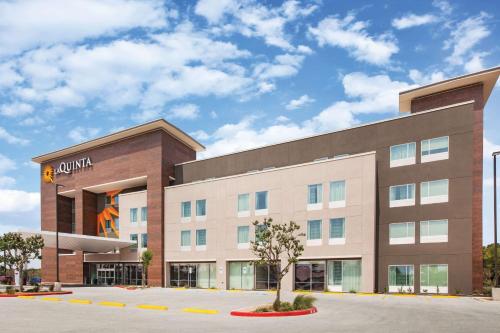 La Quinta Inn & Suites by Wyndham Bardstown - Hotel