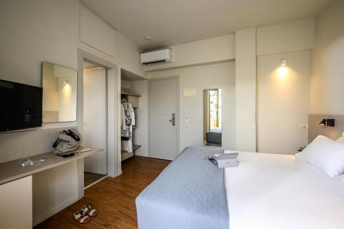 Marin Dream Hotel - image 4