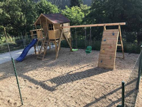Apartmány pod lanovkou (Apartmany pod lanovkou) in Za Rekou