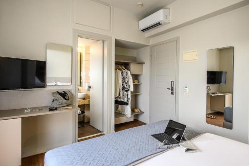 Marin Dream Hotel - image 5