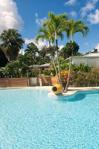 Bungalow d'une chambre avec piscine partagee jardin amenage et wifi a Petit Bourg