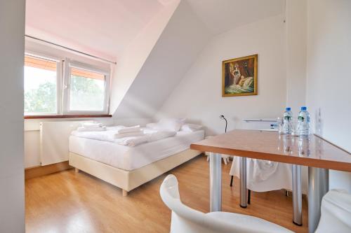 . Park Inn Resort przy jeziorze - sauna i duży parking - pieski mile widziane