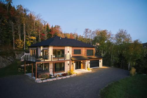 Greystone - View - 4 King Beds - SPA - Pool Table - Fireplace