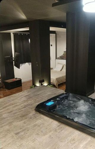 La suite Grenoble spa jacuzzi et sauna privatif