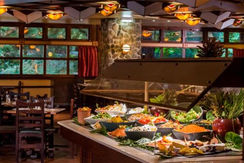 Restaurant, Disney's Sequoia Lodge® near Disneyland Paris