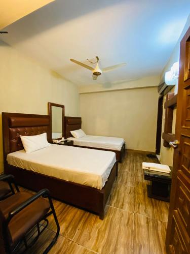 Guestroom, Hotel Seaview in Karachi