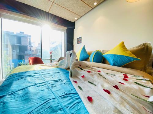 room detail thumbnail 1