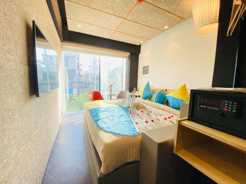 room detail thumbnail 0