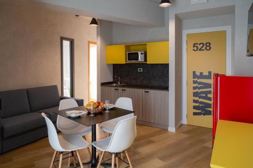 Wave Apartments, Unterkunft in Acireale