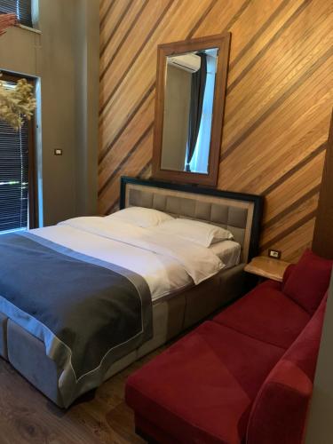 Guest House People - image 9