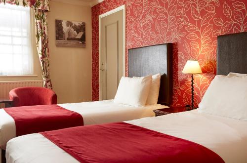 Two Brewers Hotel by Greene King Inns - image 2