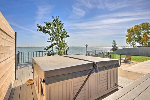 Private Sauna and Beach Lake Norden Cabin in Arlington