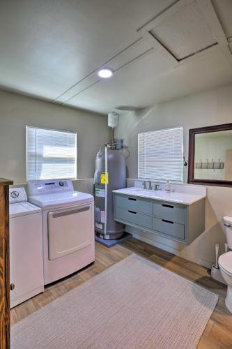 Lakefront Cabin with Patio and Views in Lake Norden in Arlington