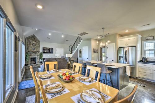 Scenic Sanctuary in Lookout Mountain with Views! in Trenton, USA