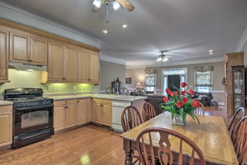 Charming Anderson Villa with Screened Porch! in 安德森