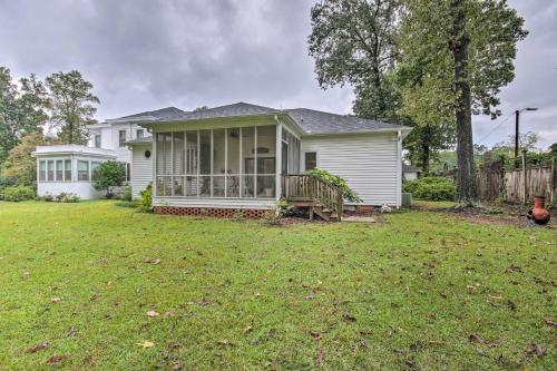 Charming Anderson Villa with Screened Porch! in 安德森