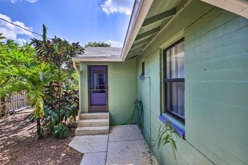 Vibrant Rockledge Home about 2 Mi to Cocoa Village!