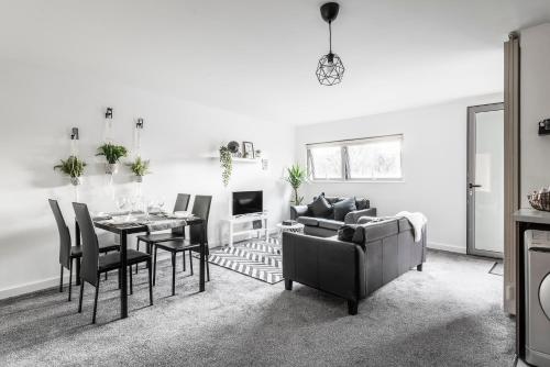 Air Host and Stay - Argyle Apartment sleeps 4 City Centre