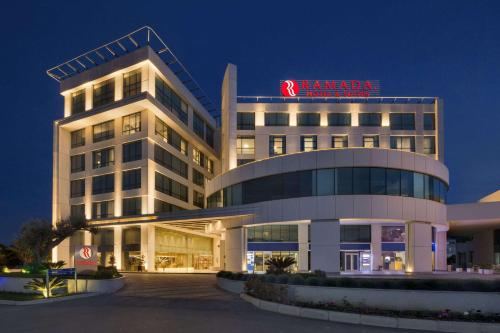 Ramada Hotel & Suites by Wyndham Izmir Kemalpasa