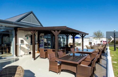 40 The Lawns Pevensey Bay Holiday Park 2 Bedroom Sleeps 4