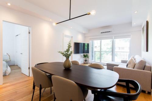 Exquisite Modern Condo in Little Italy by Den Stays in Rosemont-La Petite-Patrie
